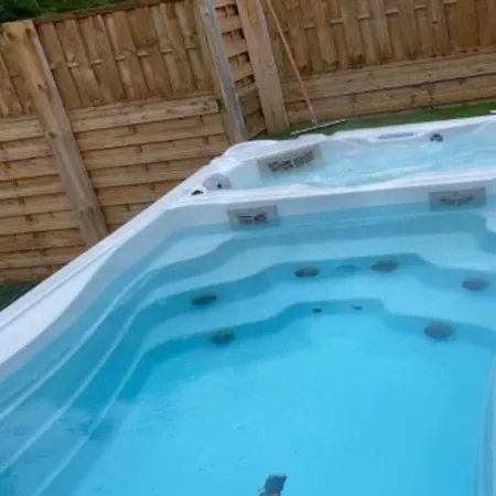 Camping Confortable 3 Avec Poêle à Bois - Api-1-52-639 Jumièges