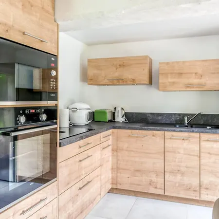 Confortable 3 Avec Poêle à Bois - Api-1-52-639